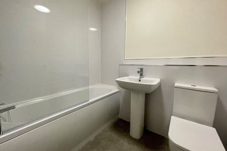 Sackville Street - Photo 5