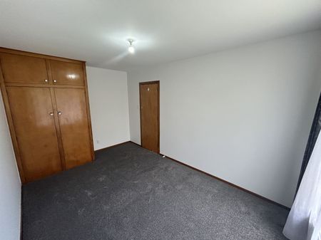 Newly Renovated Richmond Unit. - Photo 4