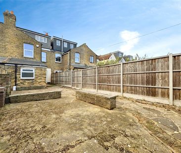 Dean Road, Hounslow, TW3 2EZ - Photo 2