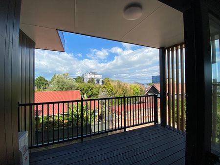 Modern 2BR Apt with Balcony! - Photo 5