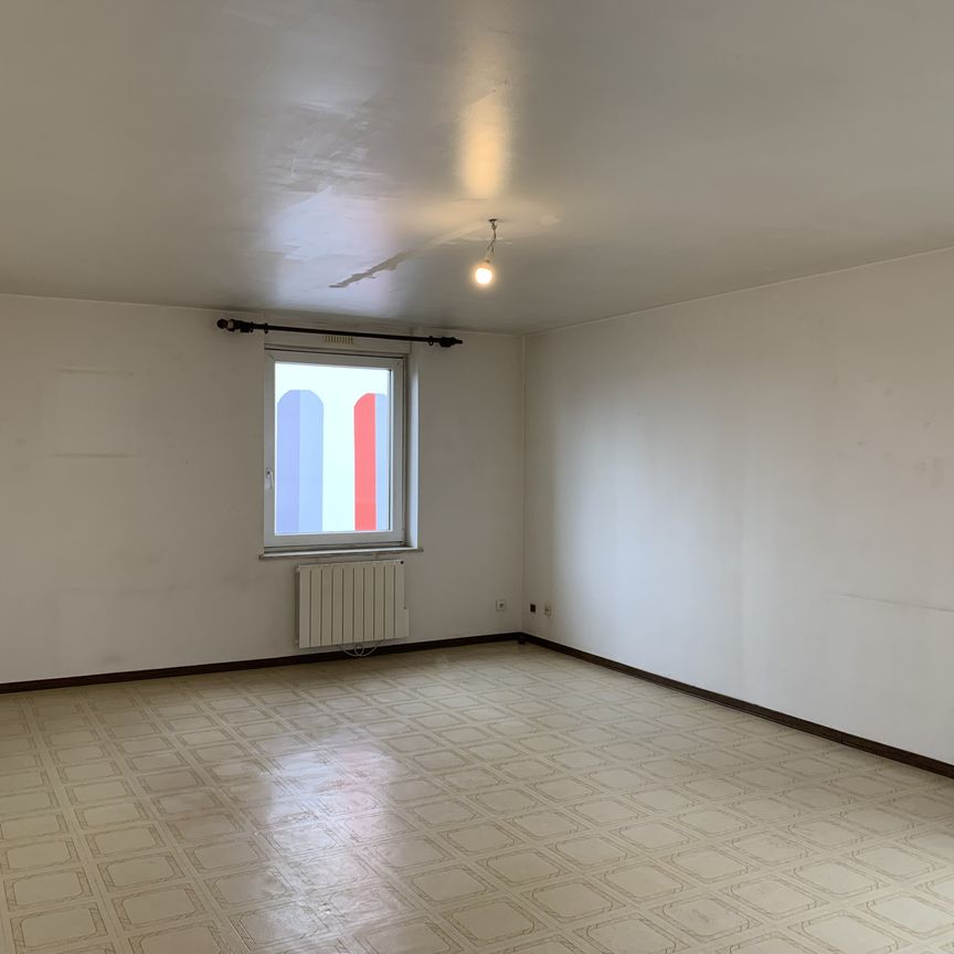 Location Appartement 4 pièces 77m² SARREGUEMINES 57200 - Photo 1