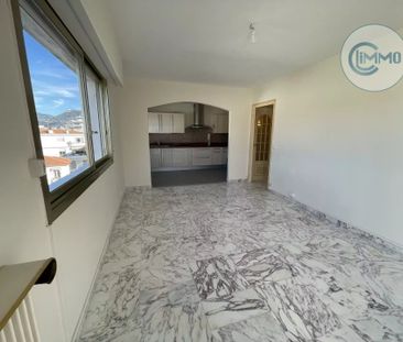 Location Appartement 4 pièces 87m² NICE 06000 - Photo 3