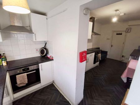 Rooms Available in Professional Houseshare on Harringay Road - Photo 4