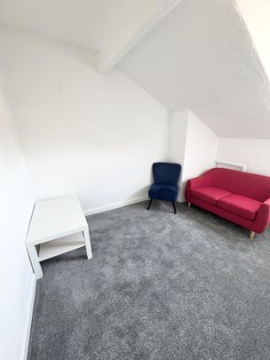 Flat 5, 24 Kelso Road, LS2 9PR, Leeds - Photo 1
