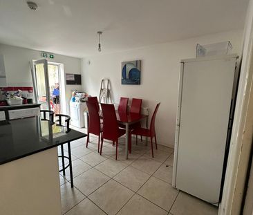 Hearsall Lane Room 6 - Photo 1