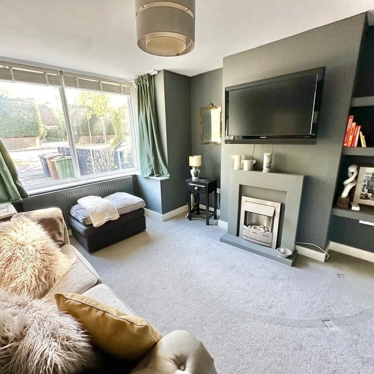 4 bedroom semi-detached house to rent - Photo 1