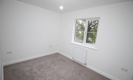 Smythes Green, Colchester - Photo 2