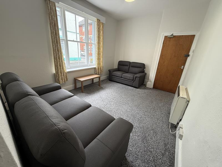 7 bedroom terraced house to rent - Photo 2