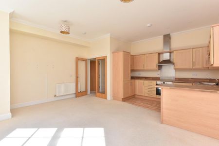 3 bedroom flat to rent - Photo 5