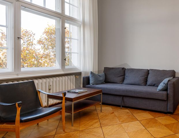 Single Living - Photo 1