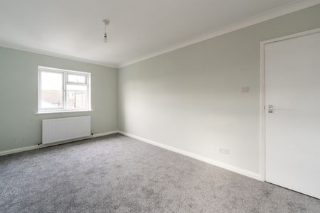 2 bedroom apartment to rent Tennyson Road, Worthing, BN11 - Photo 5