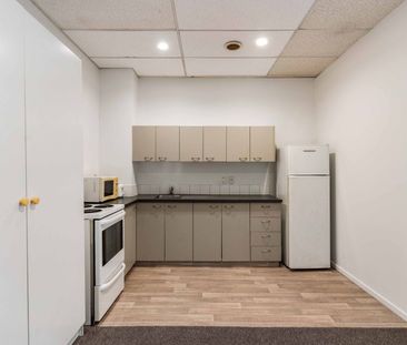 Tidy 2 bedroom apartment - Photo 3