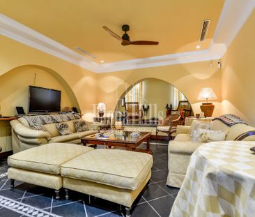 Villa de lujo con piscina, jardín y espacios para toda la familia - Photo 2