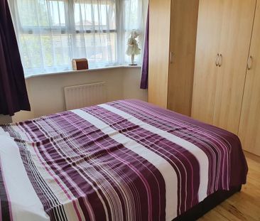 4 bedroom detached house to rent - Photo 6