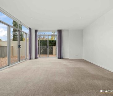 Comfortable living in a quality location - Photo 3