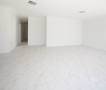 17 Beethoven Street, Banksia Grove, WA - Photo 2