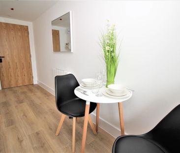 London Road, Crawley - Photo 4