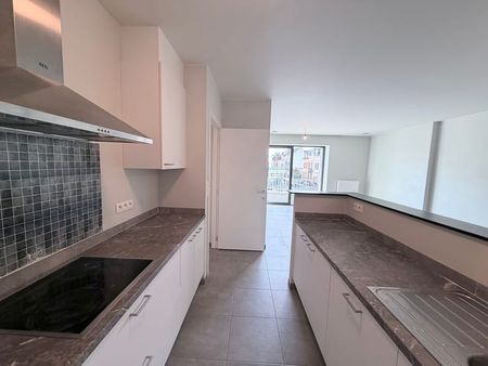 Appartement te huur - foto 2