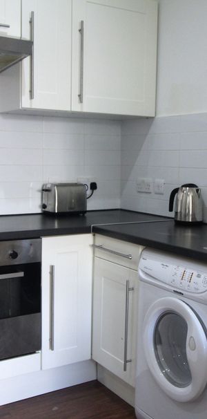 Flat 4, 30 Kelso Road, LS2 9PR, Leeds - Photo 1