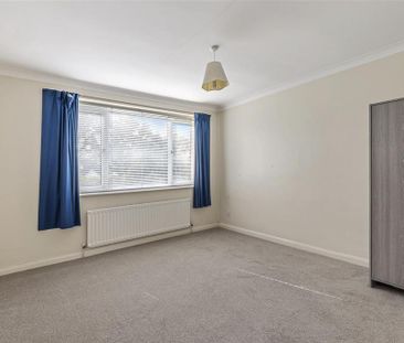 4 bedroom detached house to rent - Photo 3