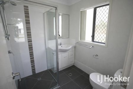 Affordable Comfort in Prime Loganlea Location! - Photo 5
