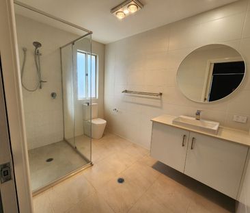 FOUR BEDROOM FAMILY HOME - Photo 6