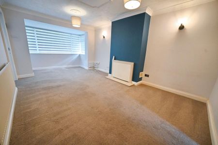 4 bedroom end of terrace house to rent - Photo 5
