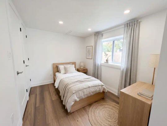 401 Navy Street - 3 — Bachelor - Photo 1