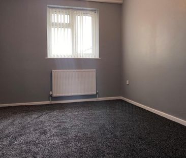 3 bedroom end of terrace house to rent - Photo 3