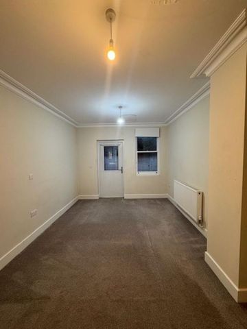 3 bedroom apartment to rent - Photo 2