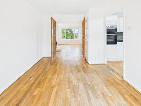 3 bedroom semi-detached house to rent - Photo 4