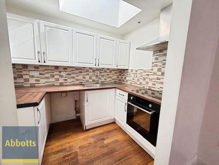 2 bedroom bungalow to rent - Photo 2