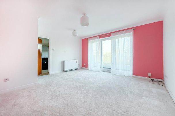 2 bedroom penthouse to rent - Photo 1