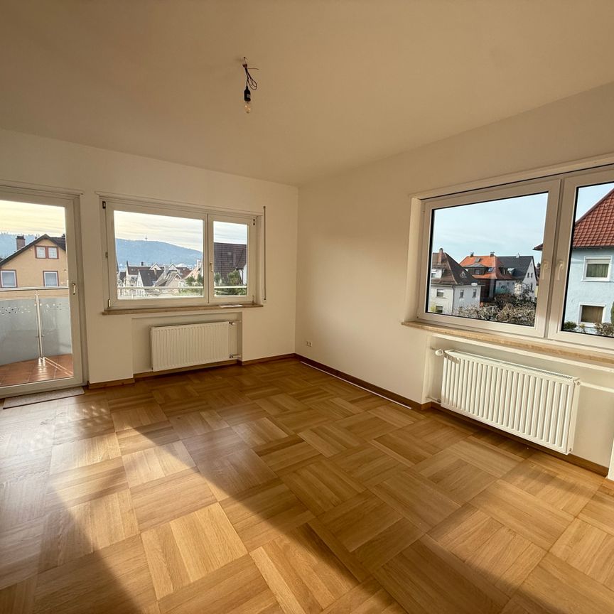 * ERSTBEZUG N. SANIERUNG: Schöne 3,5-Zi.-Whg. * 2 Balkone * Parkett * in gefragter Halbhöhenlage * - Photo 1