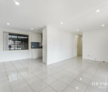 Single Level Residence in Prime Location! - Photo 2