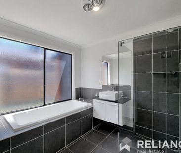 Family Home in great location! - Photo 2