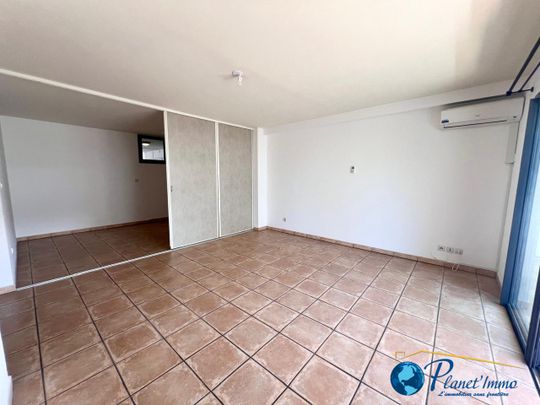 Location Appartement 4 pièces 79m² ST DENIS 97400 - Photo 1