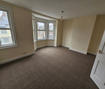 4 bedroom terraced house to rent - Photo 2