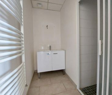 Location Appartement 2 pièces 45m² ELBEUF 76500 - Photo 2