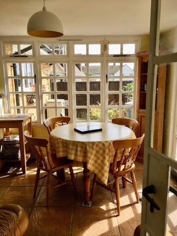 3 bedroom detached bungalow to rent - Photo 3