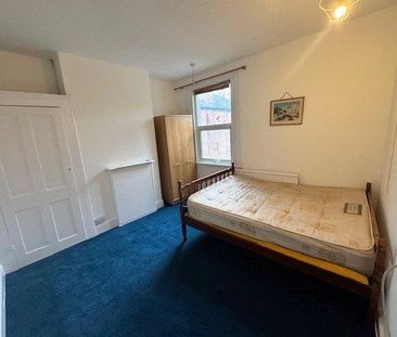 3 bedroom apartment to rent - Photo 4