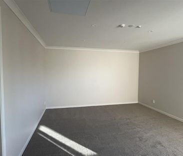 One Bedroom and a Carpark, Stancombe Road - Photo 4