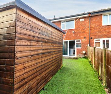 2 bedroom terraced house to rent - Photo 4