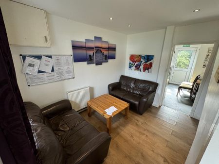 5 bedroom terraced house to rent - Photo 5