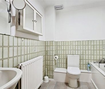 Belle Vue Close, Staines, Middlesex, TW18 2HY - Photo 3