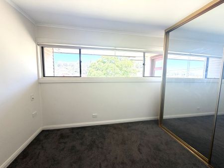 Comfortable Family Home - Photo 4