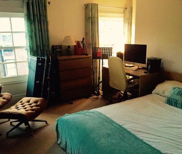 2 Bed Penthouse, Rodney Street, L1 - Photo 1