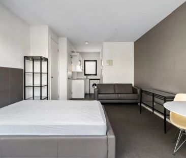 Boutique block with convenience and comfort - Photo 1