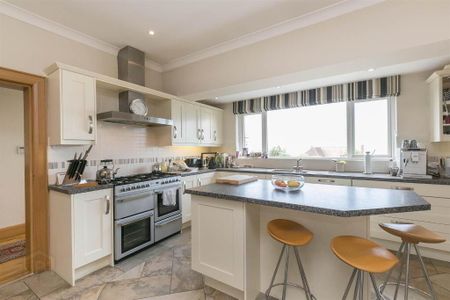 1 Larch Hill Avenue, Holywood, BT18 0JW - Photo 3