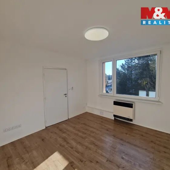 Pronájem bytu 1+1 v Liberci, ul. Lounská - Photo 1